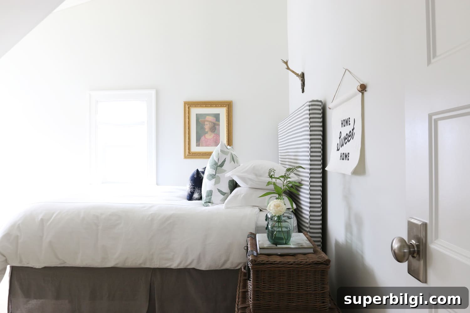 Foolproof Greige Paint Colors That Always Work in Your Home 12 Classic Gray Guest Bedroom