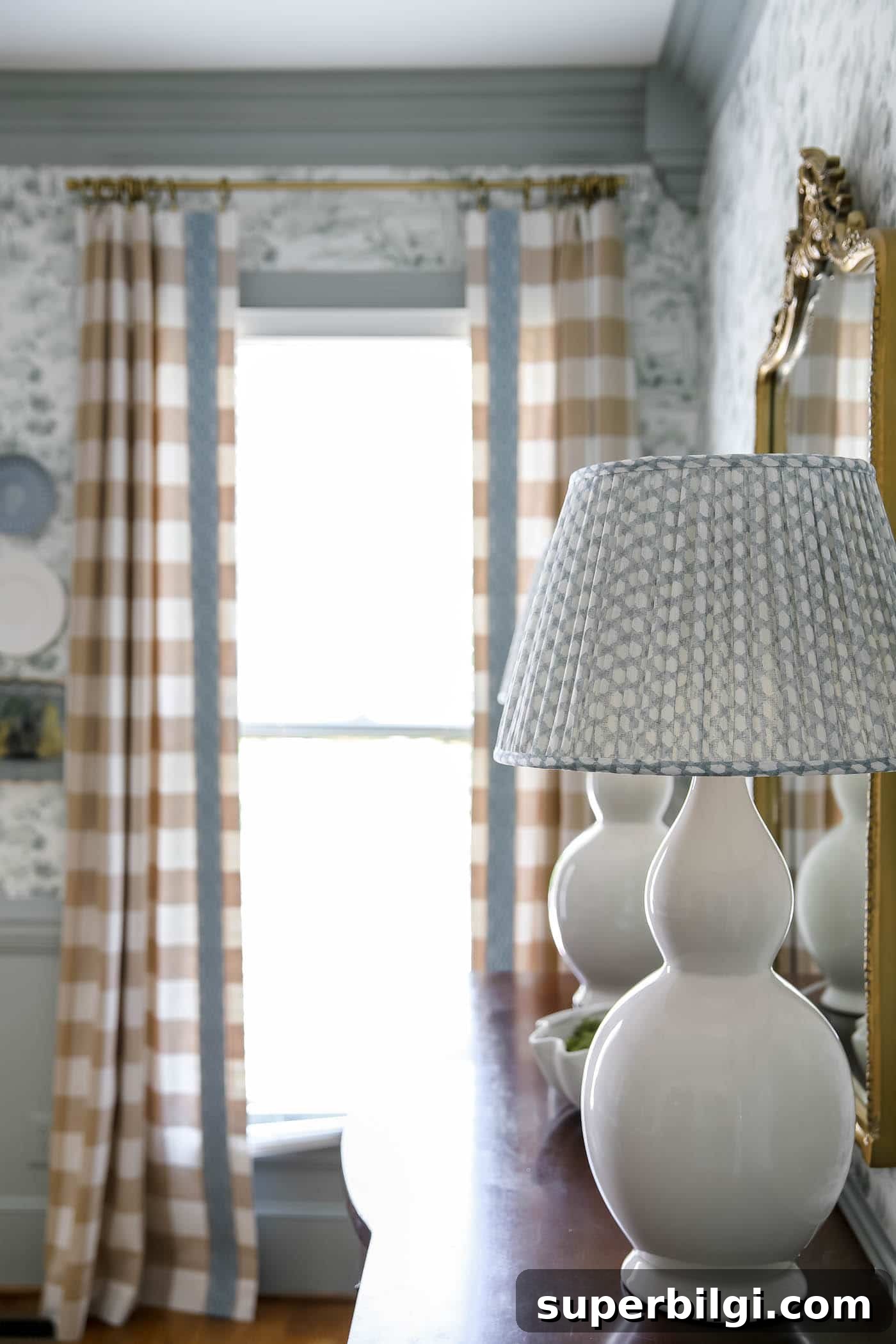 Double Gourd Lamp with Pleated Lampshade