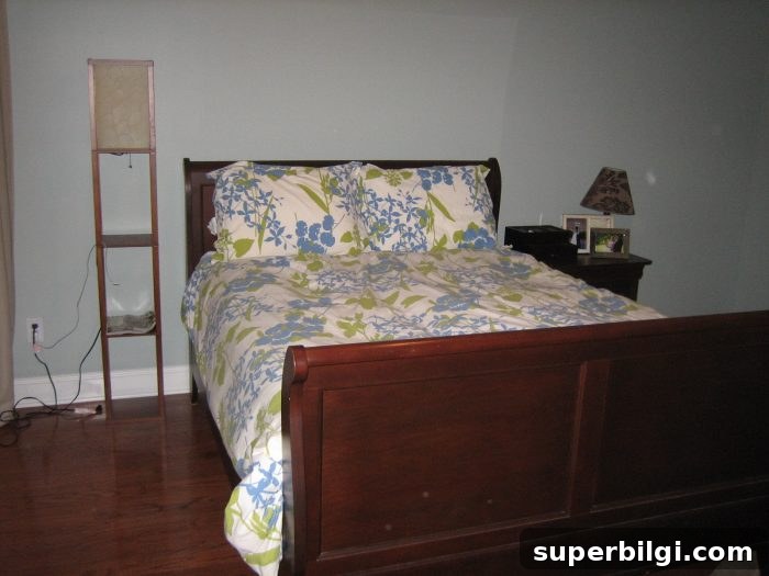 IKEA RAST Nightstand Hack: DIY Stylish Bedroom Makeover 10 Amazing!!! Take a $35 IKEA Rast dresser and a little molding, paint and elbow grease and you'll have a pretty, customized night stand! IKEA Rast Hack Night Stands