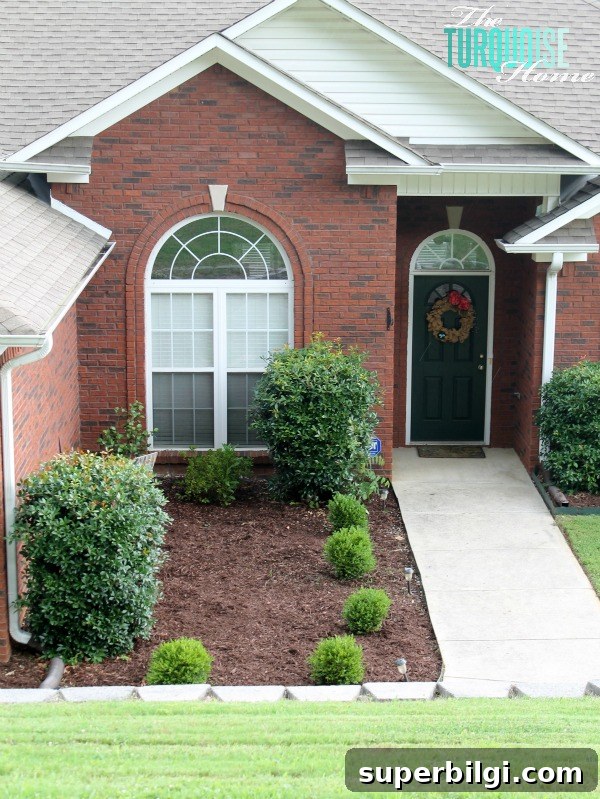 10 Quick Yard Makeover Ideas for Instant Curb Appeal 7 Mulch the front Flower Beds