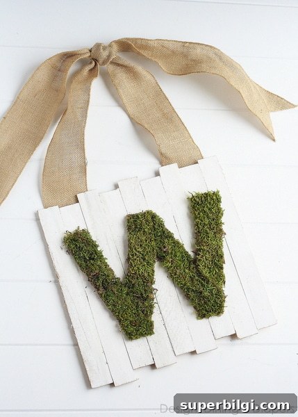 18 DIY Pallet Ideas for Home and Garden 18 Moss Pallet Sign