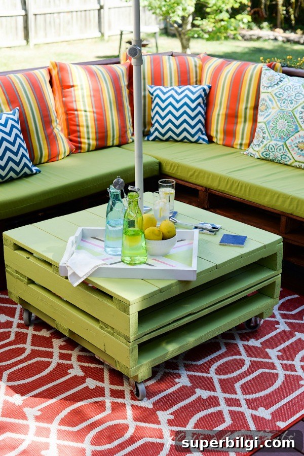 18 DIY Pallet Ideas for Home and Garden 8 DIY Pallet Patio Furniture