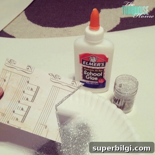 How to Make a Scrapbook Paper Garland: Step-by-Step Tutorial 5 DIY Scrapbook Paper Christmas Garland