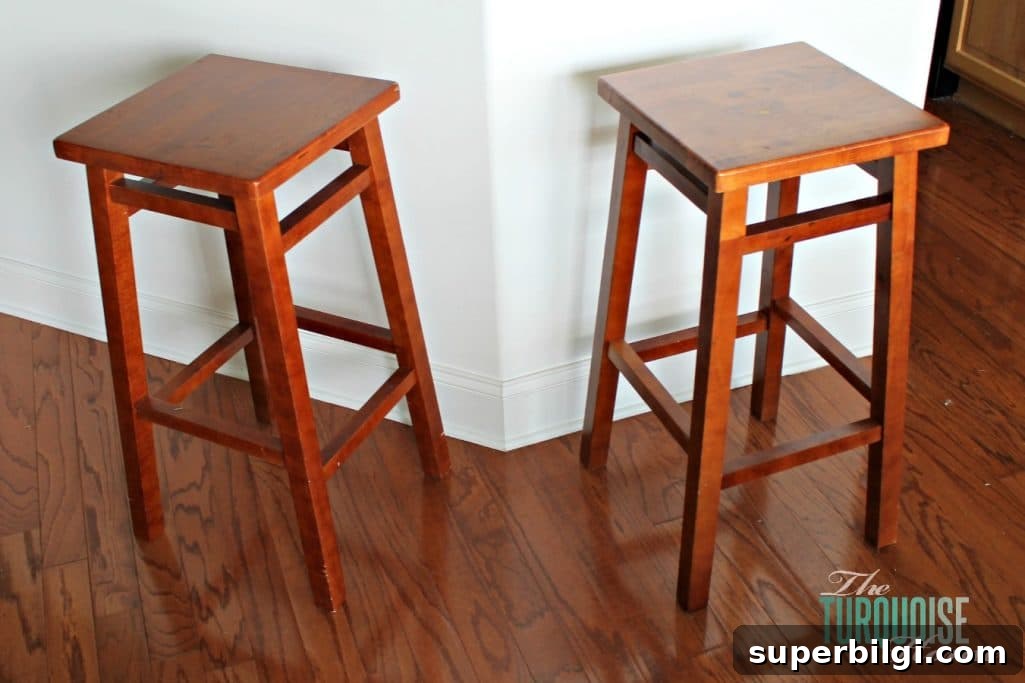 Vintage Chippy Painted Bar Stools 3 img 822 2