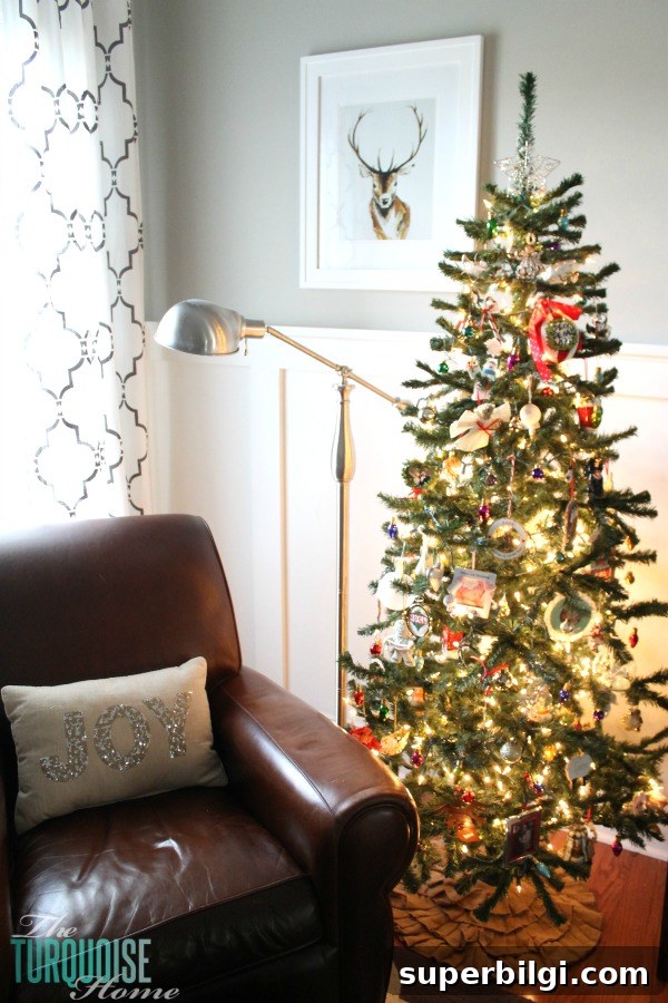 Christmas Living Room Decor Ideas to Transform Your Space 10 Simple Winter and Christmas Decor in the Living Room | TheTurquoiseHome.com