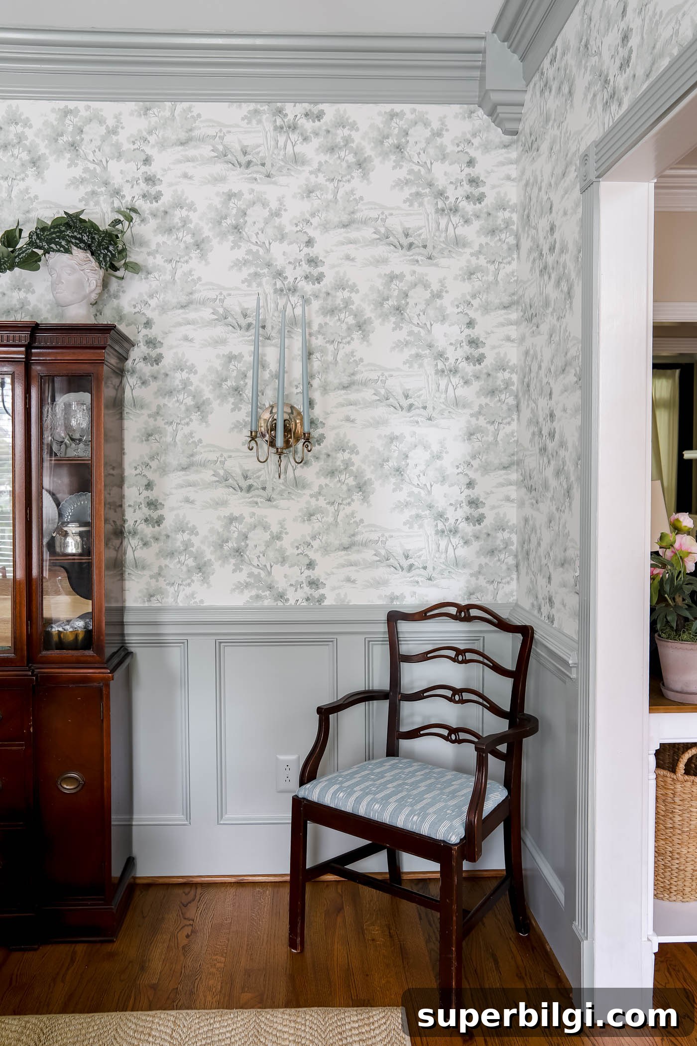Layered Wainscoting in Dining Room