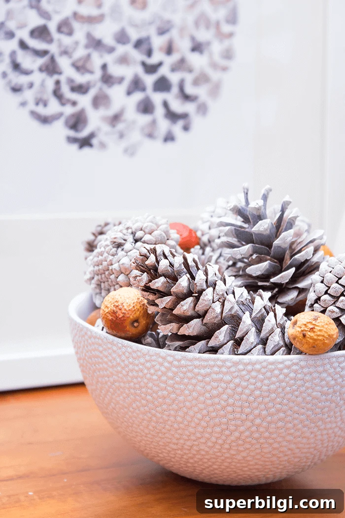 Stylish Fall Centerpiece Ideas for a Warm, Inviting Home 7 pinecone centerpiece