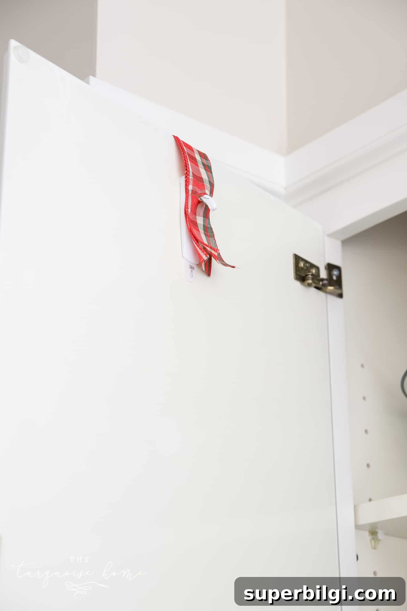 Creative Ways to Hang Wreaths on Kitchen Cabinets 13 Hang Wreaths from Cabinets with Command Hooks