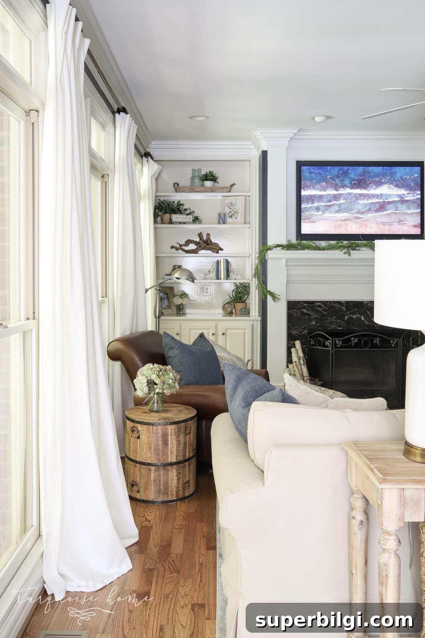 Living Room Curtains: Choosing the Right Style, Size and Fabric 4 window draperies in navy living room