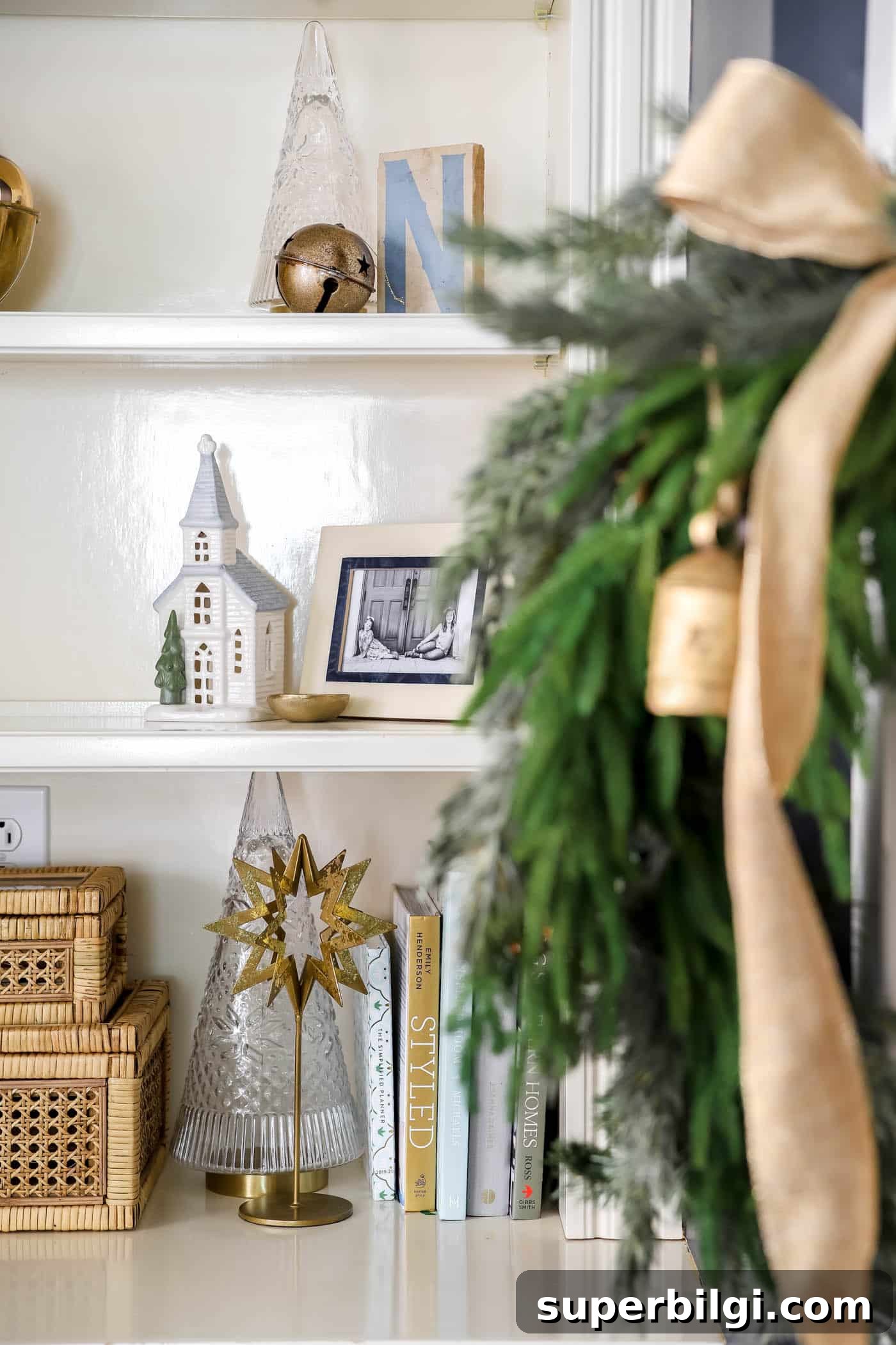 Blue and White Christmas Living Room Decor Ideas 11 Blue and White Christmas Built-in Bookshelves