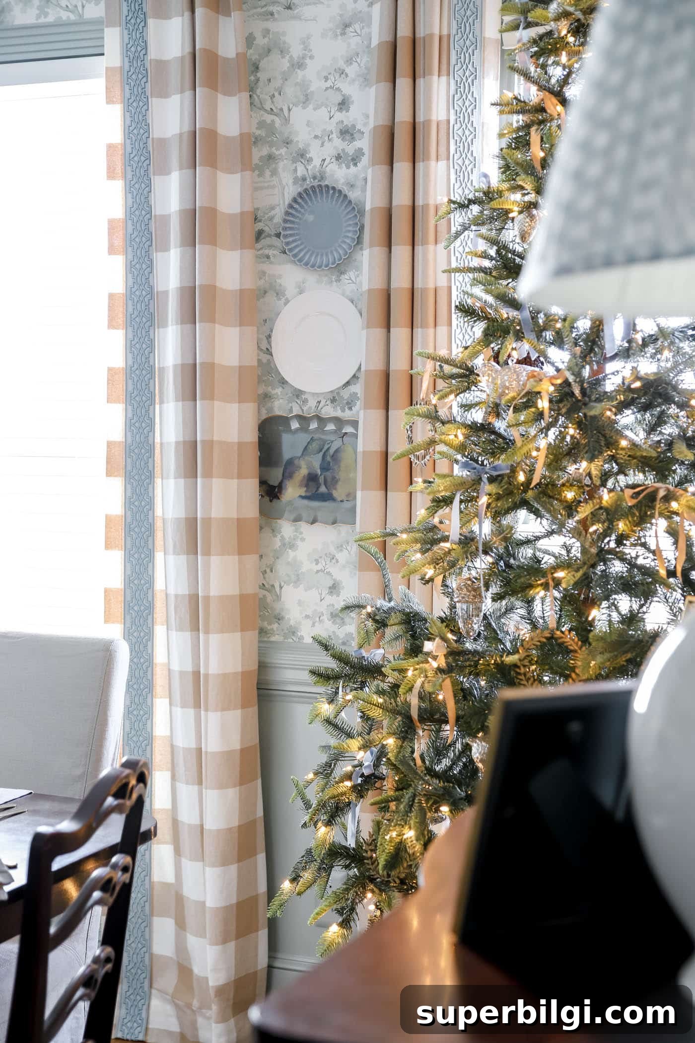 Christmas Dining Room Decor Ideas for Festive Gatherings 14 hanging plates on wall in dining room