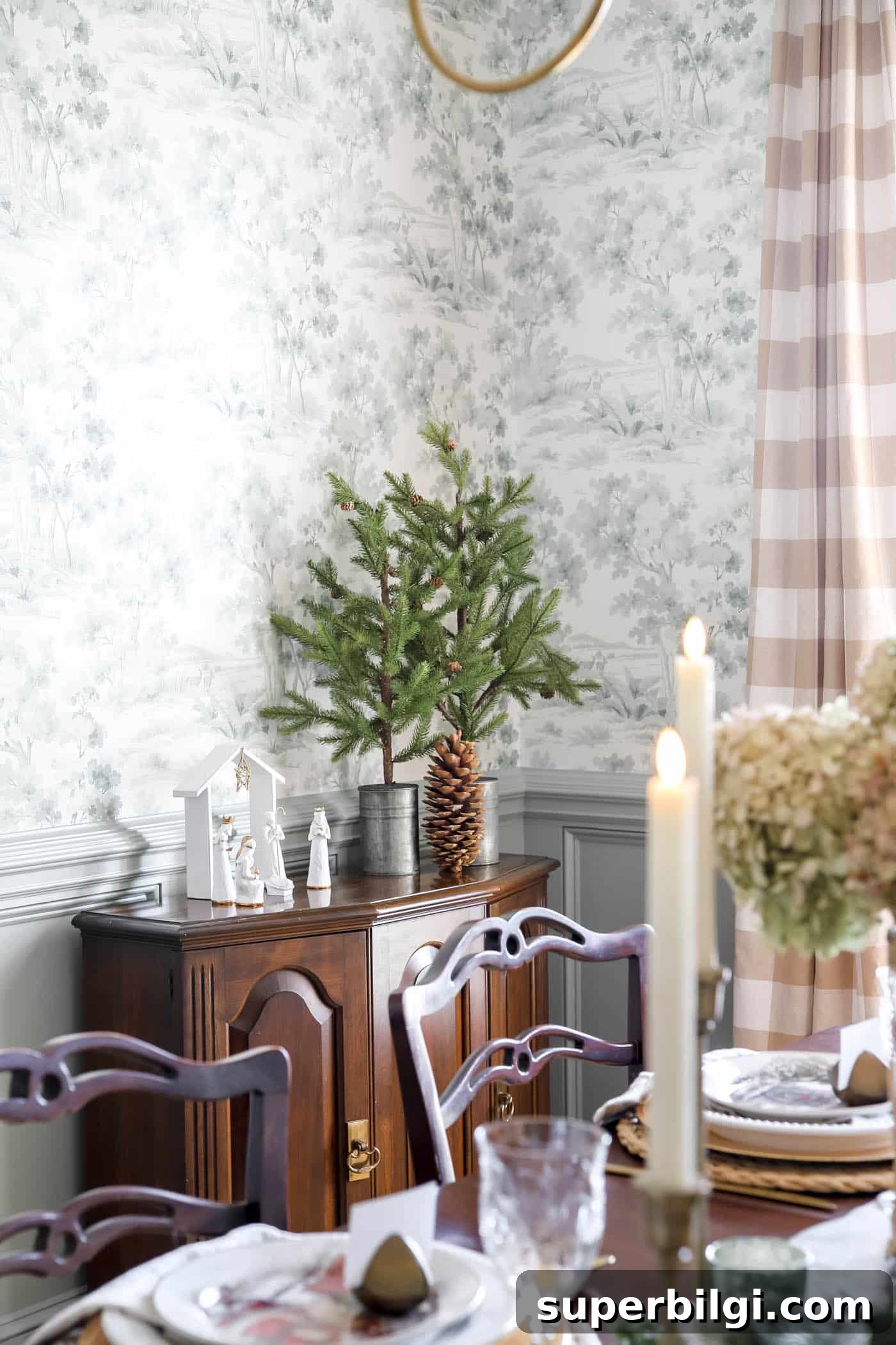 Christmas Dining Room Decor Ideas for Festive Gatherings 8 white nativity scene in dining room