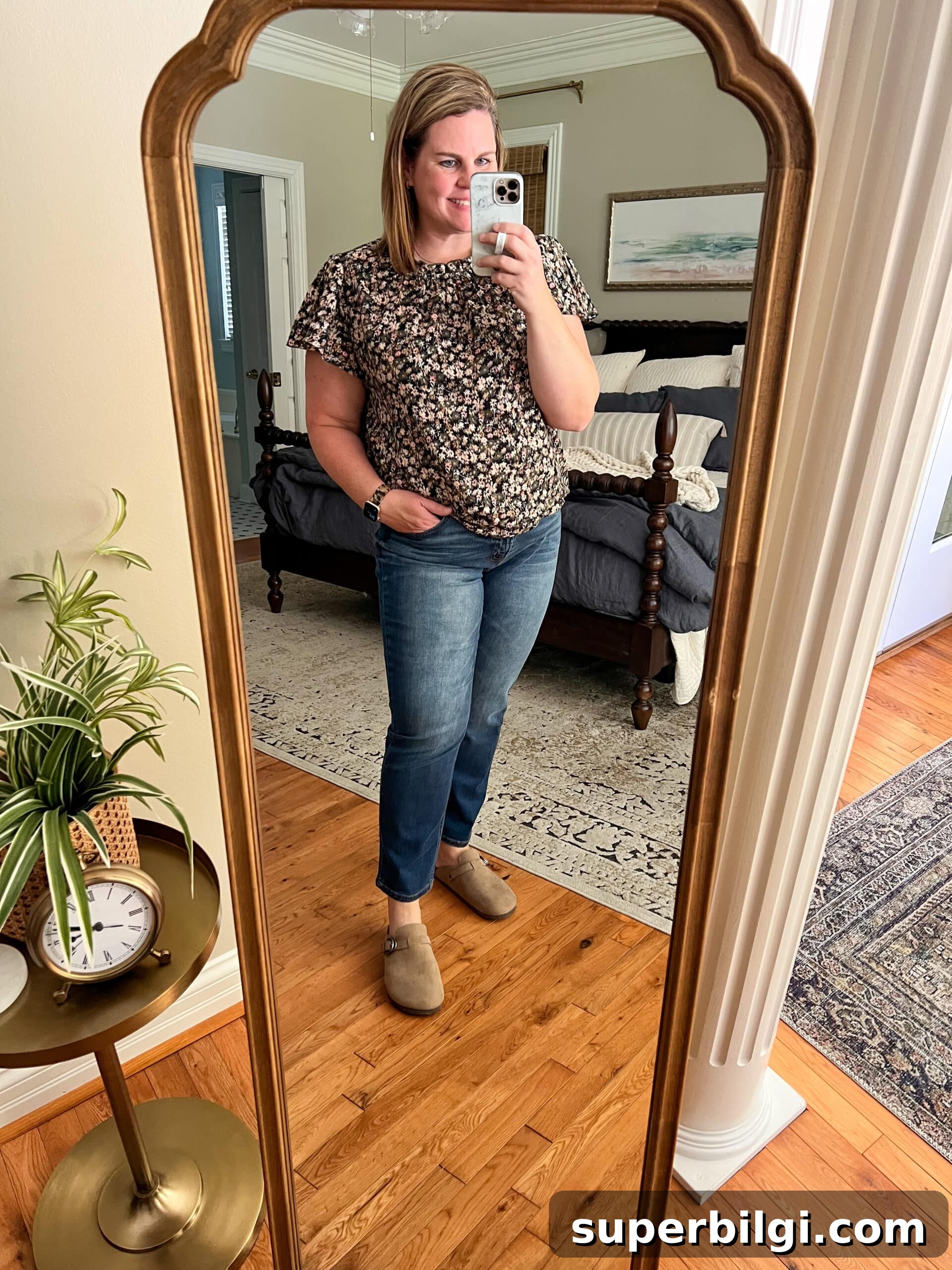 Fall Sweaters and Jeans: Cozy Classic Outfit Ideas 3 straight-cut-jeans with floral top