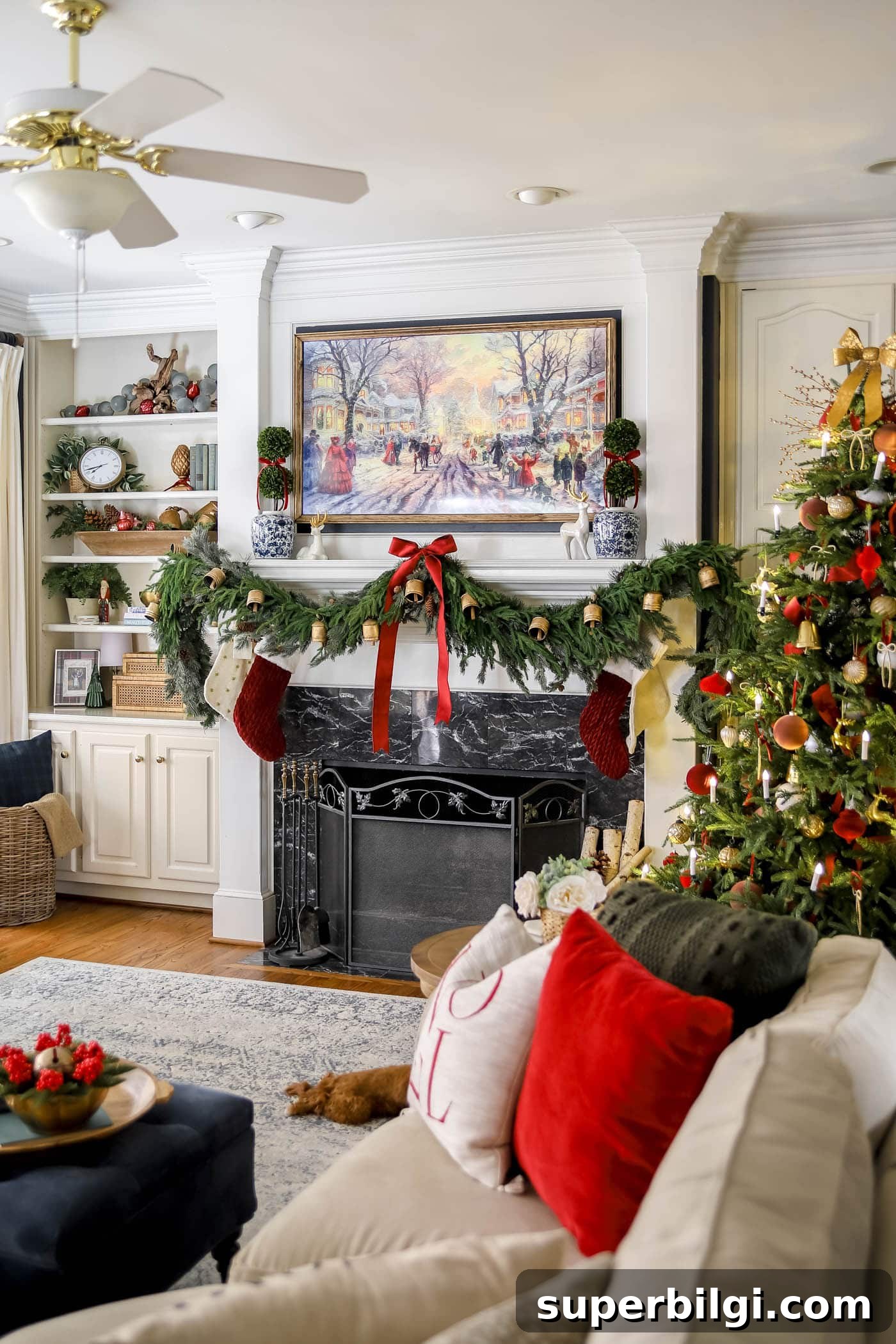 Red, White and Gold Christmas Decor Ideas 18 red, green, white and gold Christmas decor