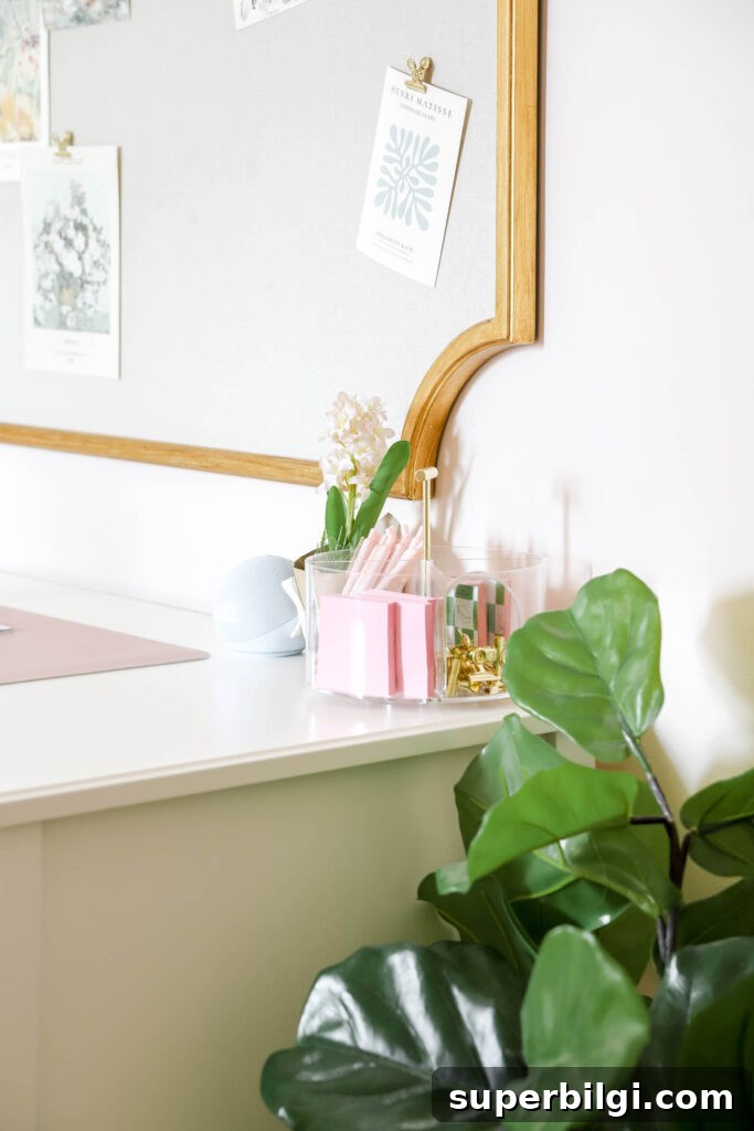 Teen Girl Bedroom Ideas: 10+ Stylish Tips and Tricks 16 carousel pen storage for desk top.