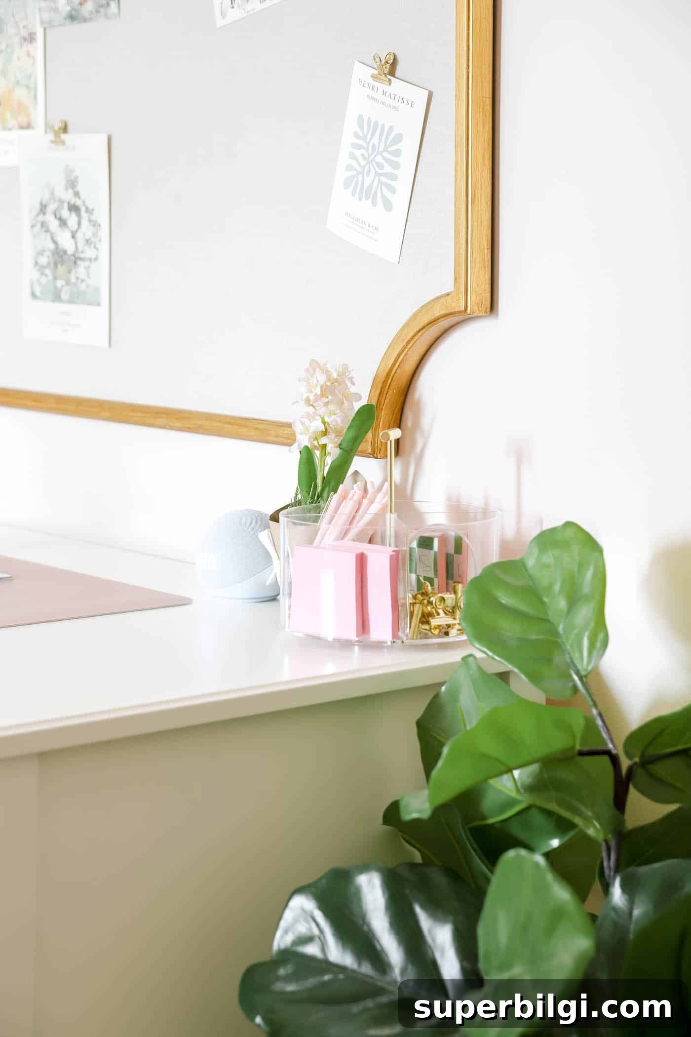 Teen Girl Bedroom Ideas: 10+ Stylish Tips and Tricks 6 smart virtual assistant and carousel pen storage for desk top.