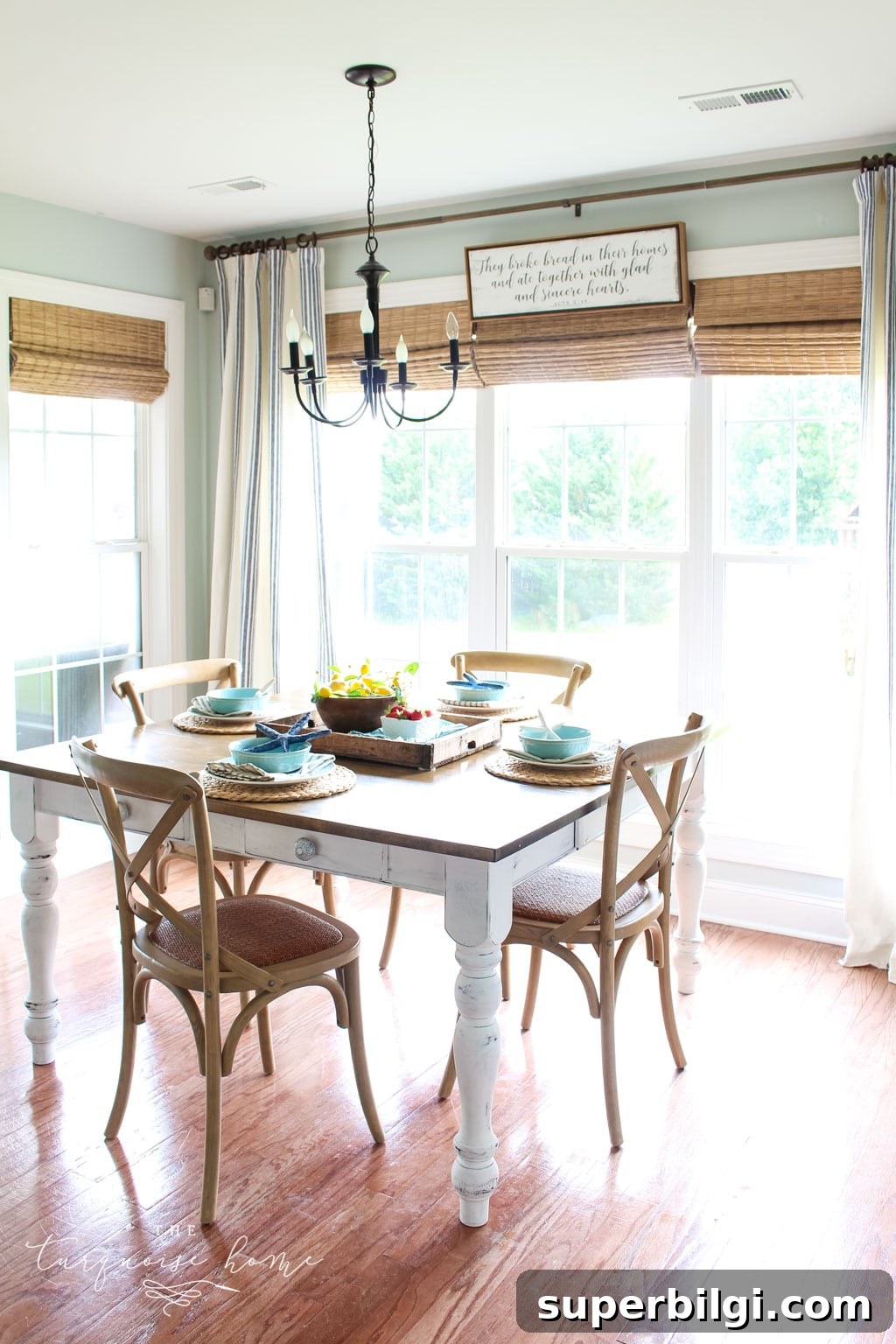 Summer Tablescapes: Stylish Ideas for Outdoor Entertaining 10 Eat-in Summer Kitchen with red/brown engineered hardwood floors.