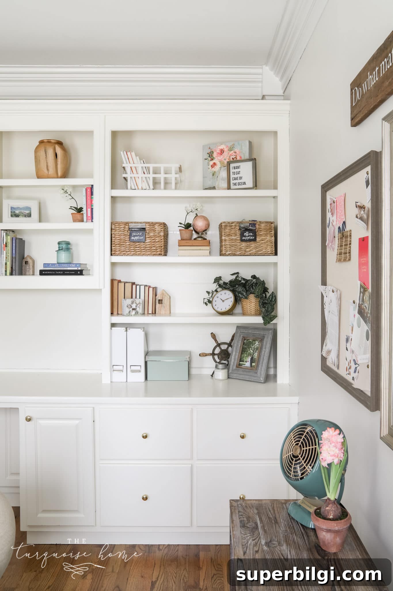 Historic Home Tour: Hydrangeas, Tablescapes and Design Tips 8 simple formulas for styling bookshelf decor