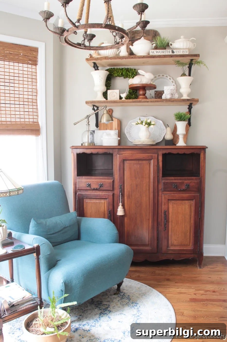 Fall Tablescape Ideas with Vintage Charm 12 vintage furniture and antiques