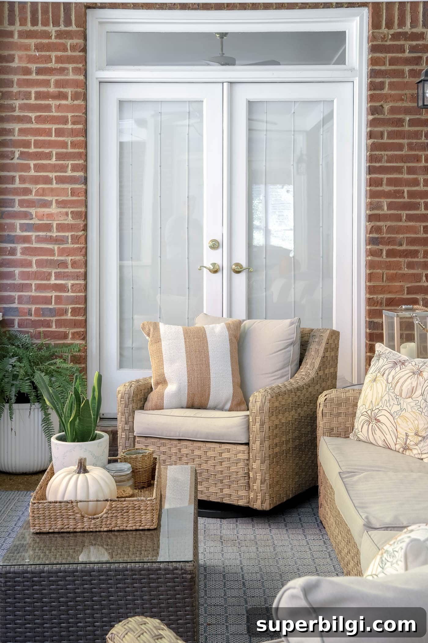 Fall Outdoor Ideas, Chinoiserie Office Reveal, Long-Lasting Mums 4 fall back porch