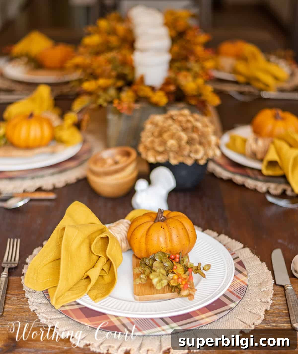 Thanksgiving Hosting: Bamboo Decor and Butler's Pantry Ideas 10 thanksgiving table decor from WorthingCourt