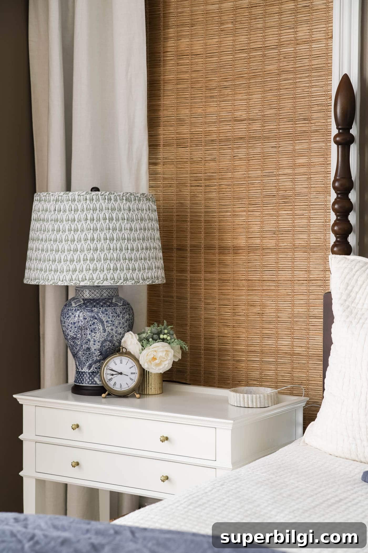 chinoiserie table lamps with pleated lampshade in bedroom