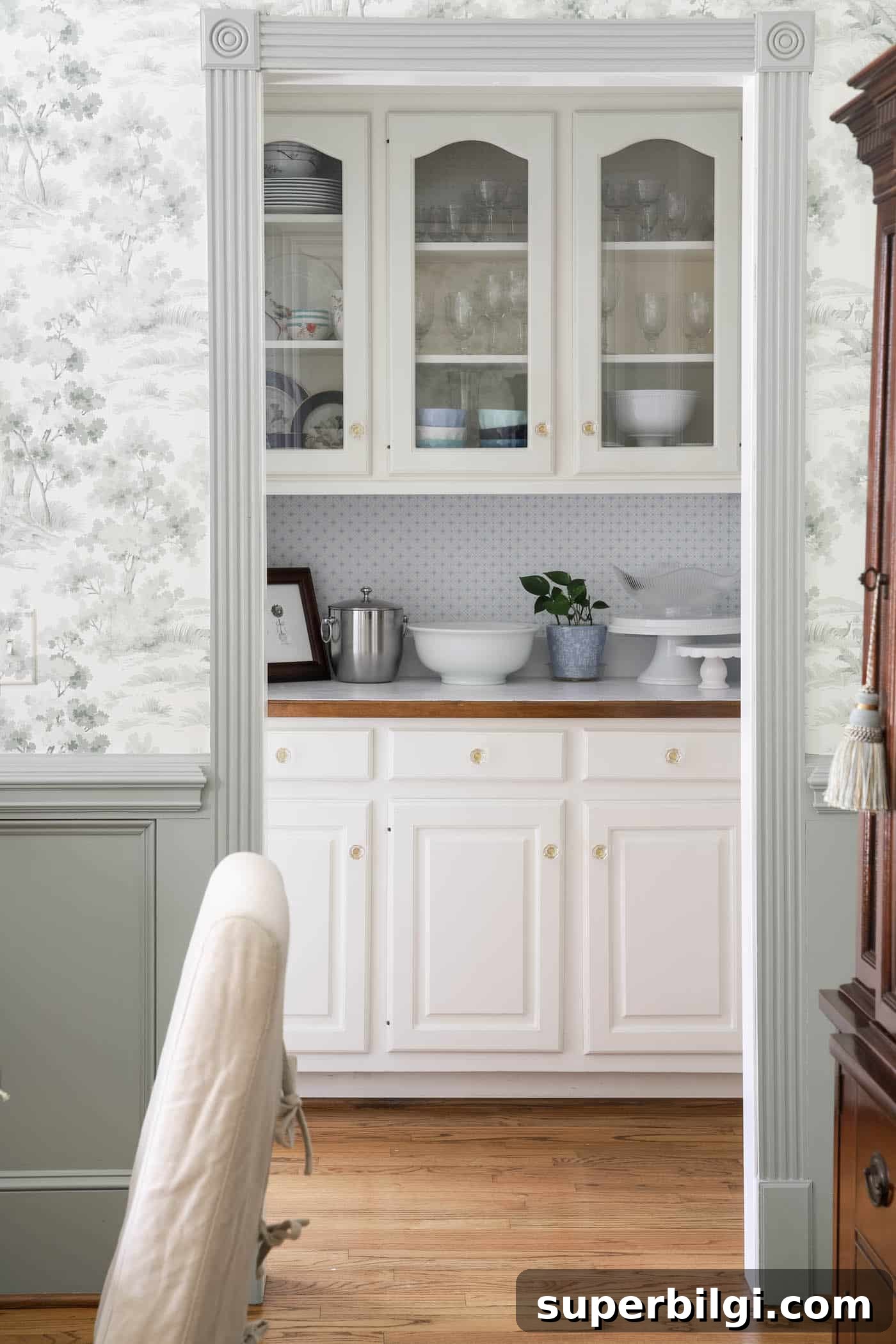 Spring Entryway, Butler's Pantry and Easter Centerpiece Ideas 4 sage green butler's pantry