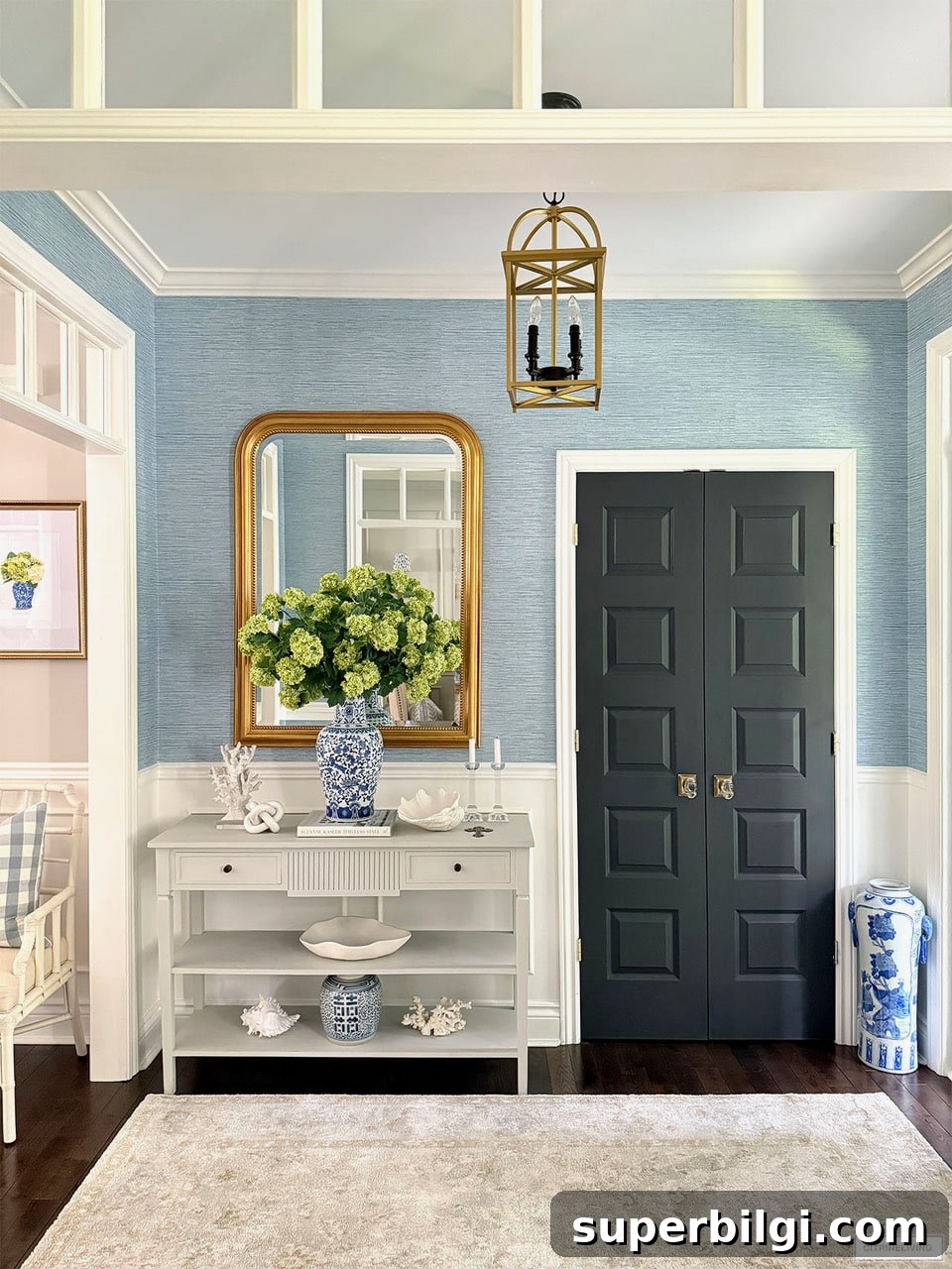 Summer Entryway Makeover: Garden Ideas and Coffee Table Decor 10 summer entry way with green hydrangeas