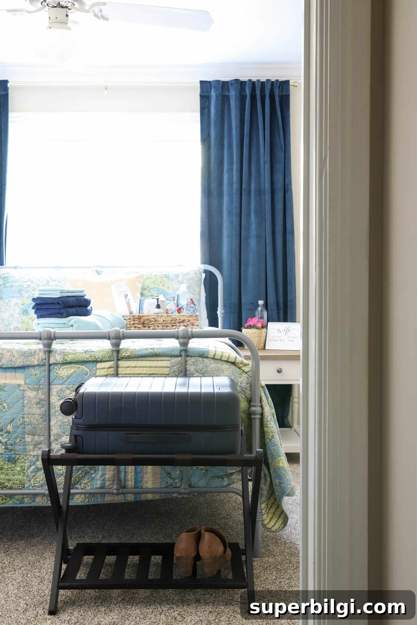 Guest Room Essentials, Hydrangea Decorating, Summer Salads 4 guest room essentials